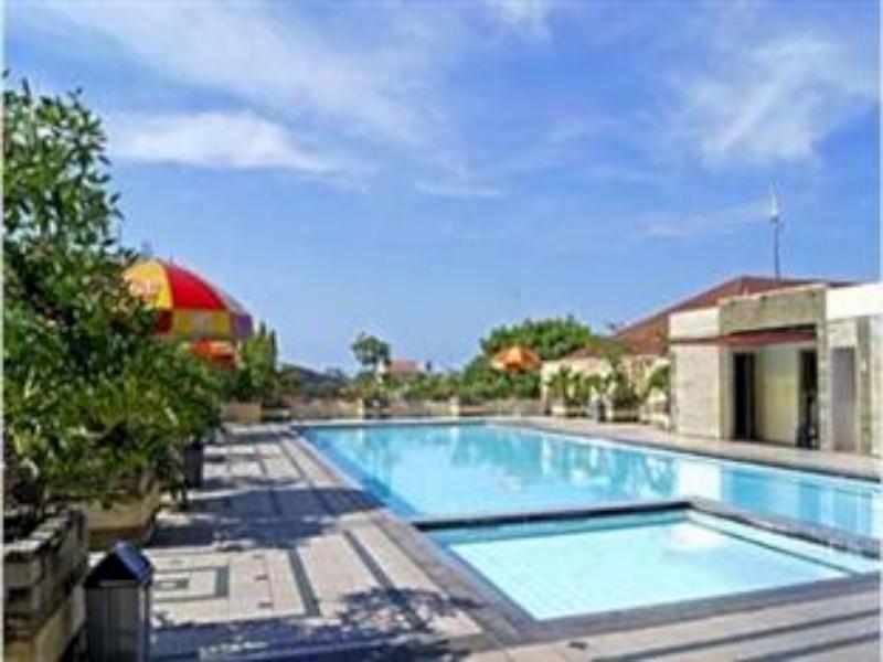 Karlita Hotel Tegal Eksteriør billede